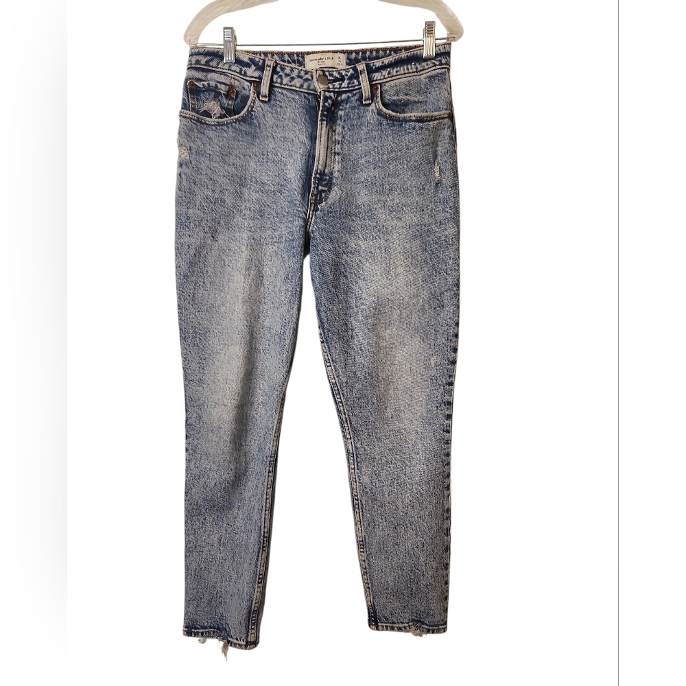 Abercrombie & Fitch The Mom High Rise Distress Curve Love Light Wash Jeans Size6